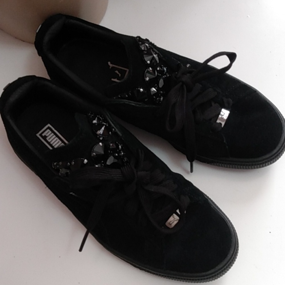 Puma Clyde Black Suede Jewels Gemstones Glam Suede Sneakers Sz 6.5